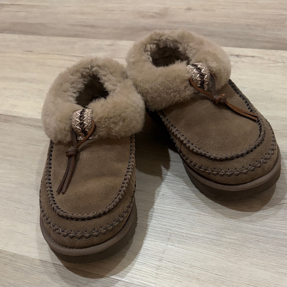 Cozy Brown Ugg Slipper